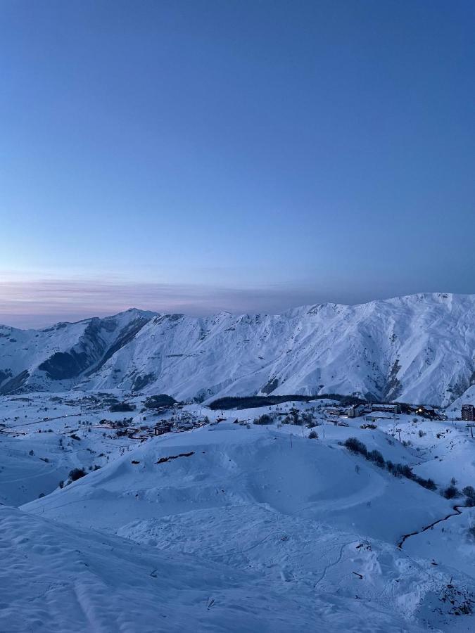 Valley And Mountain View, Twins, With Hot Water 구다우리 외부 사진